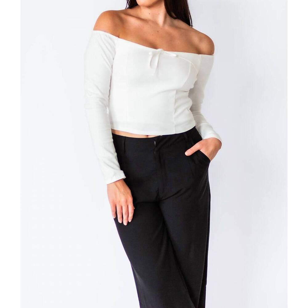 NEW FALCON PARK reign off the shoulder top in white